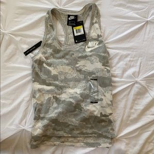 NWT NIKE WORKOUT TANK